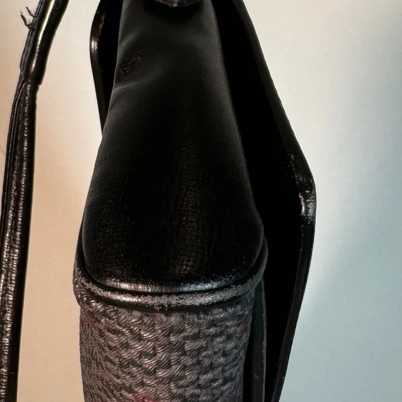 YSL Vintage Crossbody - Picture 5 of 16